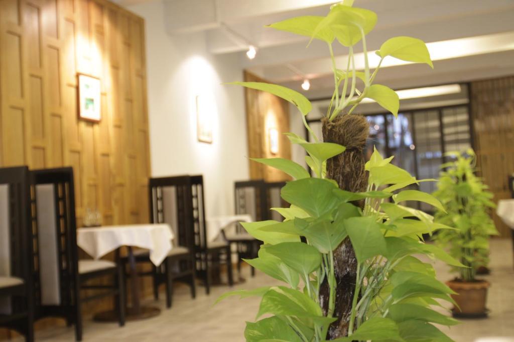 Baan Dinso Hostel@Ratchadamnoen Bangkok Extérieur photo