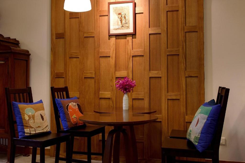 Baan Dinso Hostel@Ratchadamnoen Bangkok Extérieur photo