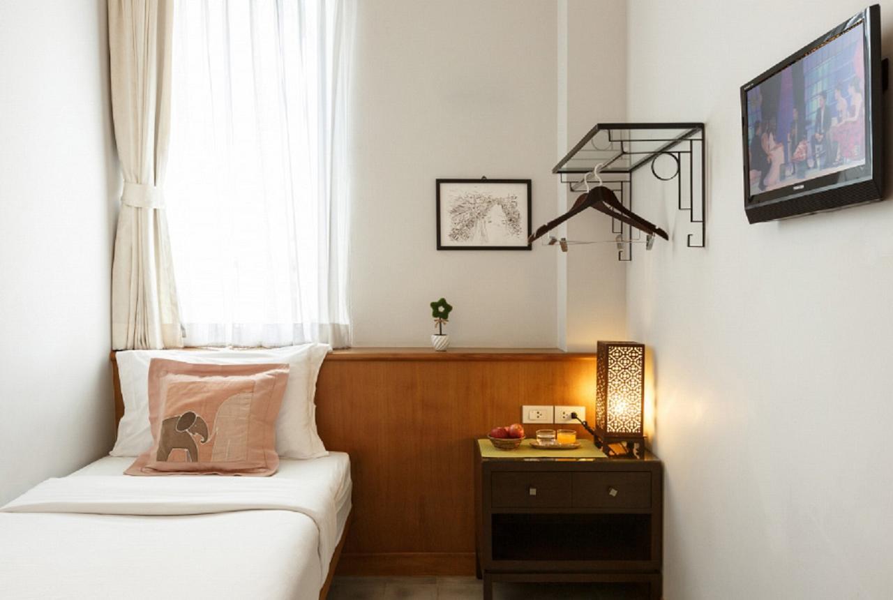 Baan Dinso Hostel@Ratchadamnoen Bangkok Extérieur photo