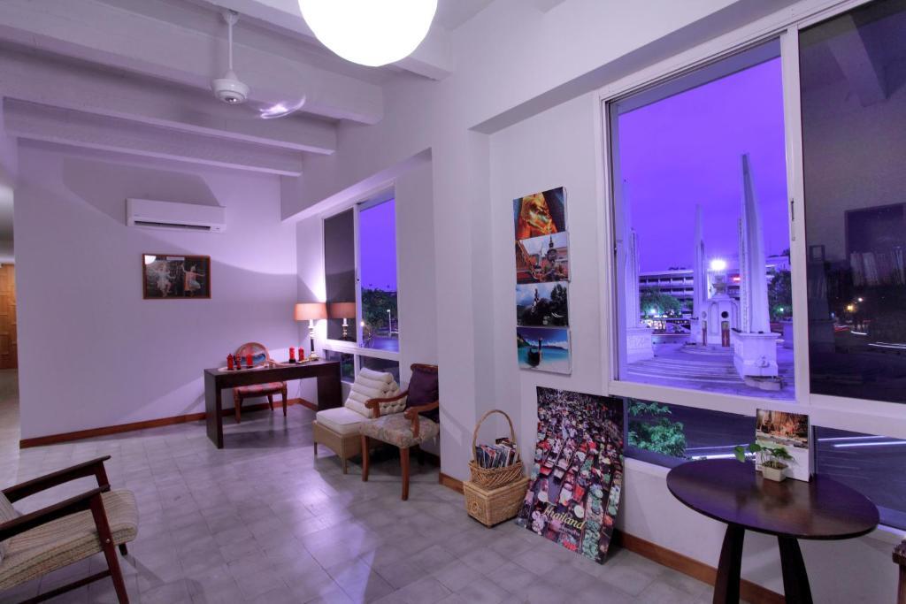 Baan Dinso Hostel@Ratchadamnoen Bangkok Extérieur photo
